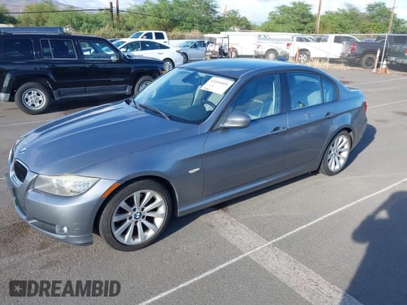 ✅ 2011 BMW 3 Series 328i • VIN: WBAPH7C53BE460876 • Lot: 43444601. Wystawiony na IAAI z przebiegiem 114 467 mil. Bezpłatny archiwum sprzedaży aukcyjnych z USA i szczegółowy raport historii pojazdu na DreamBid. Zdjęcie 2.