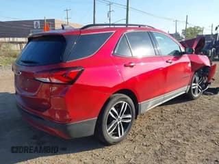 ✅ 2024 Chevrolet Equinox RS • VIN: 3GNAXMEG3RL322295 • Lot: 43430112. Wystawiony na IAAI z przebiegiem 12 876 mil. Bezpłatny archiwum sprzedaży aukcyjnych z USA i szczegółowy raport historii pojazdu na DreamBid. Zdjęcie 4.