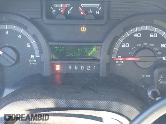 ✅ 2011 Ford Econoline Cargo Commercial • VIN: 1FDSS3EL8BDB09031 • Lot: 41468583. Listed on IAAI with 368,599 mi. Free auction sales archive from the USA and detailed vehicle history report at DreamBid. Image 7.