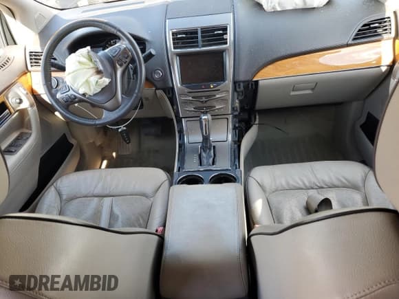 ✅ 2014 Lincoln MKX • VIN: 2LMDJ8JK6EBL10270 • Lot: 89815475. Wystawiony na Copart z przebiegiem 198 150 mil. Bezpłatny archiwum sprzedaży aukcyjnych z USA i szczegółowy raport historii pojazdu na DreamBid. Zdjęcie 8.