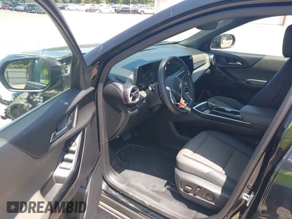 ✅ 2025 Chevrolet Equinox FWD LT • VIN: 3GNAXHEG7SL261109 • Lot: 42672414. Wystawiony na IAAI z przebiegiem 4 697 mil. Bezpłatny archiwum sprzedaży aukcyjnych z USA i szczegółowy raport historii pojazdu na DreamBid. Zdjęcie 18.