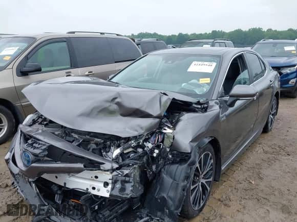 2020 Toyota Camry Hybrid SE z VIN 4T1J31AK2LU542677, wystawiony jako IAAI lot #42449548 z przebiegiem Nie podano mil oraz . Historia ofert i sprzedaży dostępna na DreamBid. Obrazek 19.