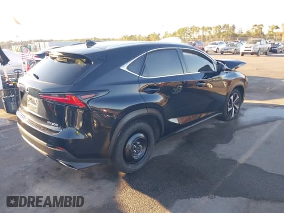 ✅ 2021 Lexus NX 300 • VIN: JTJGARBZ4M2185950 • Lot: 43683181. Wystawiony na IAAI z przebiegiem 122 718 mil. Bezpłatny archiwum sprzedaży aukcyjnych z USA i szczegółowy raport historii pojazdu na DreamBid. Zdjęcie 4.