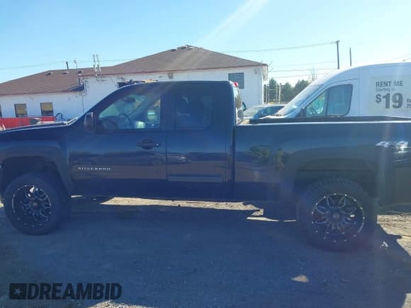 ✅ 2013 Chevrolet Silverado 1500 LS • VIN: 1GCRKREA3DZ142805 • Lot: 43414915. Wystawiony na IAAI z przebiegiem 130 868 mil. Bezpłatny archiwum sprzedaży aukcyjnych z USA i szczegółowy raport historii pojazdu na DreamBid. Zdjęcie 14.