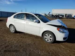 2011 Hyundai Accent GLS z VIN KMHCN4AC5BU607596, wystawiony jako Copart lot #79515184 z przebiegiem 137 475 mil mil oraz Szkoda całkowita • Salvage title. Historia ofert i sprzedaży dostępna na DreamBid. Obrazek 4.