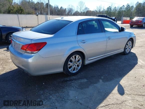 ✅ 2012 Toyota Avalon • VIN: 4T1BK3DB4CU451330 • Lot: 41667360. Wystawiony na IAAI z przebiegiem 232 263 mil. Bezpłatny archiwum sprzedaży aukcyjnych z USA i szczegółowy raport historii pojazdu na DreamBid. Zdjęcie 4.