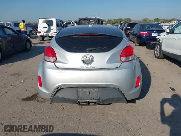 ✅ 2017 Hyundai Veloster Value Edition • VIN: KMHTC6AD7HU305732 • Lot: 43358586. Wystawiony na IAAI z przebiegiem 158 569 mil. Bezpłatny archiwum sprzedaży aukcyjnych z USA i szczegółowy raport historii pojazdu na DreamBid. Zdjęcie 16.