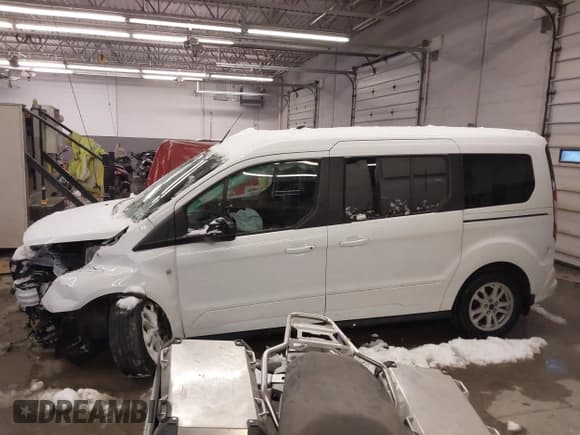 ✅ 2022 Ford Transit Connect XLT • VIN: NM0GE9F20N1523417 • Lot: 41261577. Listed on IAAI with 28,563 mi. Free auction sales archive from the USA and detailed vehicle history report at DreamBid. Image 15.