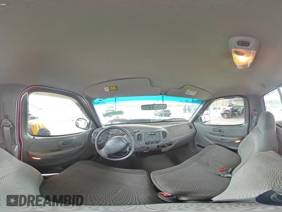 ✅ 1999 Ford F-150 XL • VIN: 2FTRF17L0XCB19827 • Lot: 85282164. Wystawiony na Copart z przebiegiem 52 103 mil. Bezpłatny archiwum sprzedaży aukcyjnych z USA i szczegółowy raport historii pojazdu na DreamBid. Zdjęcie 13.