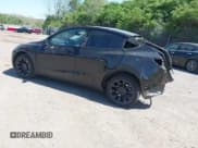 ✅ 2023 Tesla Model Y Long Range • VIN: 7SAYGDEE0PA111430 • Lot: 42156924. Wystawiony na IAAI z przebiegiem 35 950 mil. Bezpłatny archiwum sprzedaży aukcyjnych z USA i szczegółowy raport historii pojazdu na DreamBid. Zdjęcie 3.