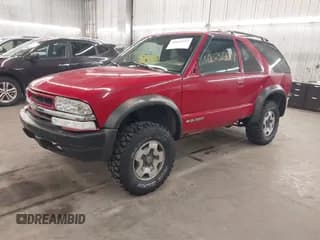 ✅ 1998 Chevrolet Blazer LS • VIN: 1GNCT18W7WK194694 • Lot: 42032297. Wystawiony na IAAI z przebiegiem 166 600 mil. Bezpłatny archiwum sprzedaży aukcyjnych z USA i szczegółowy raport historii pojazdu na DreamBid. Zdjęcie 2.