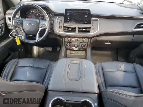 ✅ 2021 Chevrolet Suburban RST • VIN: 1GNSKEKD1MR390115 • Lot: 73106224. Wystawiony na Copart z przebiegiem 51 308 mil. Bezpłatny archiwum sprzedaży aukcyjnych z USA i szczegółowy raport historii pojazdu na DreamBid. Zdjęcie 8.