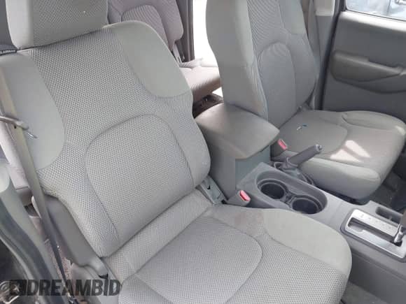 2013 Nissan Frontier SV z VIN 1N6AD0EV1DN763745, wystawiony jako IAAI lot #43379708 z przebiegiem 106 937 mil mil oraz . Historia ofert i sprzedaży dostępna na DreamBid. Obrazek 5.