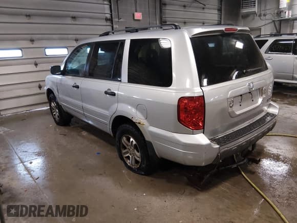 ✅ 2004 Honda Pilot EX • VIN: 2HKYF18474H514225 • Lot: 43658340. Listed on IAAI with Not provided. Free auction sales archive from the USA and detailed vehicle history report at DreamBid. Image 3.