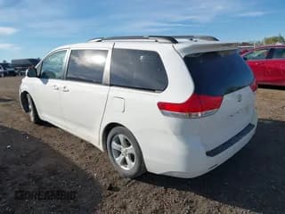 ✅ 2011 Toyota Sienna LE • VIN: 5TDKK3DC6BS005387 • Lot: 43390207. Wystawiony na IAAI z przebiegiem 193 322 mil. Bezpłatny archiwum sprzedaży aukcyjnych z USA i szczegółowy raport historii pojazdu na DreamBid. Zdjęcie 3.
