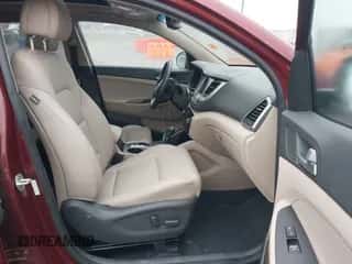 2017 Hyundai Tucson Eco z VIN KM8J3CA20HU296389, wystawiony jako IAAI lot #43564510 z przebiegiem 89 905 mil mil oraz . Historia ofert i sprzedaży dostępna na DreamBid. Obrazek 5.