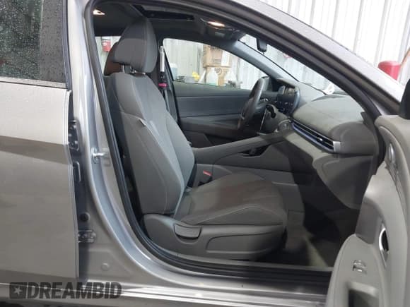 ✅ 2025 Hyundai Elantra SEL Convenience • VIN: KMHLS4DG6SU888914 • Lot: 43863617. Listed on IAAI with 26,791 mi. Free auction sales archive from the USA and detailed vehicle history report at DreamBid. Image 5.