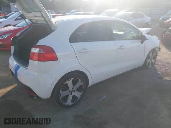 ✅ 2013 Kia Rio EX • VIN: KNADN5A30D6200188 • Lot: 43483118. Listed on IAAI with 171,430 mi. Free auction sales archive from the USA and detailed vehicle history report at DreamBid. Image 4.