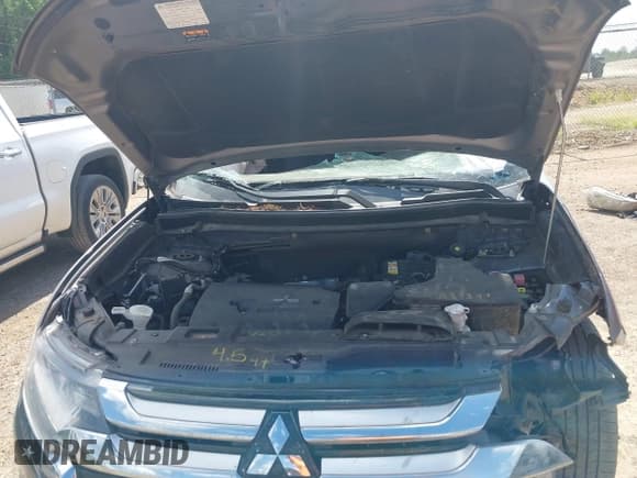 ✅ 2018 Mitsubishi Outlander SE • VIN: JA4AD3A30JJ005028 • Lot: 42613894. Listed on IAAI with 157,940 mi. Free auction sales archive from the USA and detailed vehicle history report at DreamBid. Image 10.