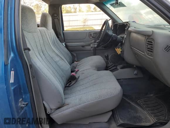 2002 Chevrolet S-10 LS с VIN 1GCCS145X28167537, выставлен на аукционе Copart как лот 77634714 с пробегом Не указан миль и Списание • Salvage title. История ставок и продаж доступна на DreamBid. Изображение 7.