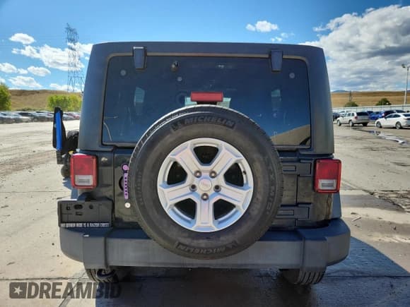 ✅ 2014 Jeep Wrangler Unlimited Sport • VIN: 1C4BJWDG4EL113276 • Lot: 84643525. Listed on Copart with 165,649 mi. Free auction sales archive from the USA and detailed vehicle history report at DreamBid. Image 6.