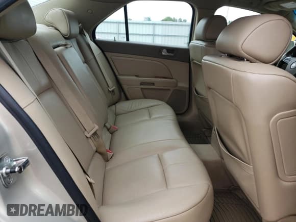 ✅ 2008 Cadillac STS AWD • VIN: 1G6DW67V480178156 • Lot: 69905085. Wystawiony na Copart z przebiegiem 226 775 mil. Bezpłatny archiwum sprzedaży aukcyjnych z USA i szczegółowy raport historii pojazdu na DreamBid. Zdjęcie 10.