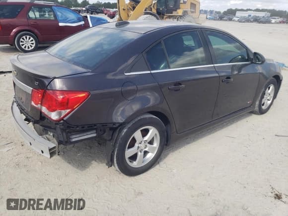 ✅ 2016 Chevrolet Cruze LT • VIN: 1G1PE5SB2G7113034 • Lot: 82513405. Listed on Copart with 121,729 mi. Free auction sales archive from the USA and detailed vehicle history report at DreamBid. Image 3.