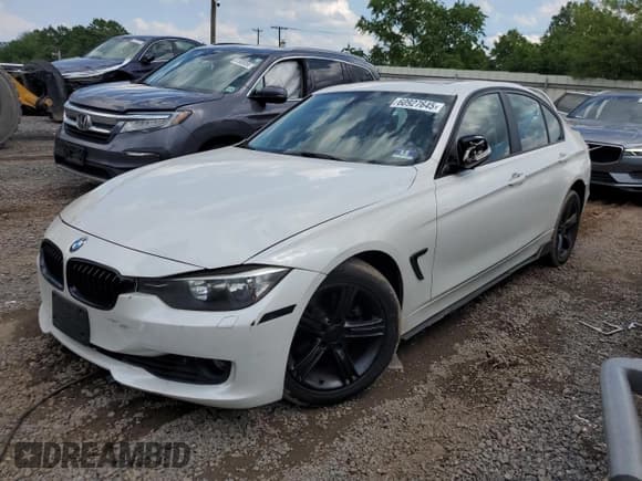 ✅ 2013 BMW 3 Series 328i xDrive • VIN: WBA3B3C59DF539667 • Lot: 60927645. Wystawiony na Copart z przebiegiem 140 698 mil. Bezpłatny archiwum sprzedaży aukcyjnych z USA i szczegółowy raport historii pojazdu na DreamBid. Zdjęcie 1.