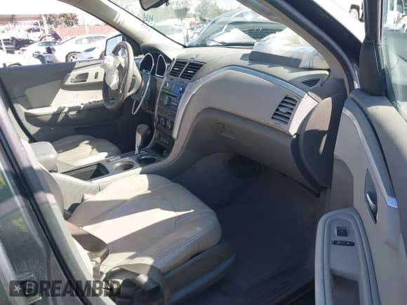 2009 Chevrolet Traverse LS z VIN 1GNER13DX9S175039, wystawiony jako IAAI lot #43450995 z przebiegiem 172 810 mil mil oraz . Historia ofert i sprzedaży dostępna na DreamBid. Obrazek 5.