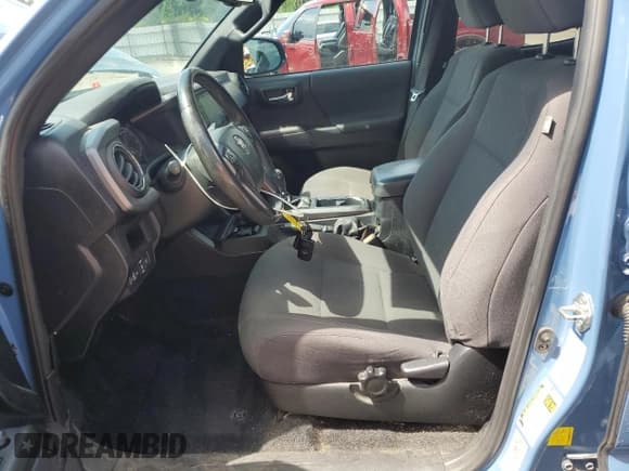 ✅ 2019 Toyota Tacoma SR5 • VIN: 3TMBZ5DN2KM017786 • Лот: 59783305. Опубликован ранее на Copart с пробегом 99 893 миль. Бесплатный доступ к архиву аукционных продаж из США и подробный отчёт об истории автомобиля на DreamBid. Изображение 7.