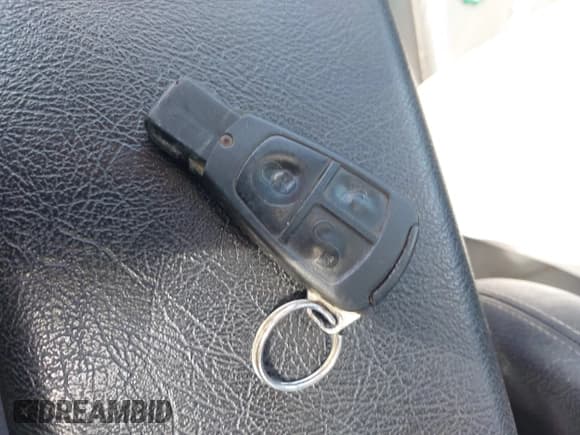 ✅ 2000 Mercedes-Benz C 230 Kompressor • VIN: WDBHA24G1YA866393 • Lot: 42592455. Wystawiony na IAAI z przebiegiem 239 356 mil. Bezpłatny archiwum sprzedaży aukcyjnych z USA i szczegółowy raport historii pojazdu na DreamBid. Zdjęcie 11.