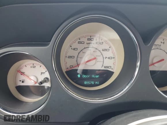 ✅ 2014 Dodge Challenger R/T Classic • VIN: 2C3CDYBT6EH196735 • Lot: 76227254. Wystawiony na Copart z przebiegiem 89 575 mil. Bezpłatny archiwum sprzedaży aukcyjnych z USA i szczegółowy raport historii pojazdu na DreamBid. Zdjęcie 9.