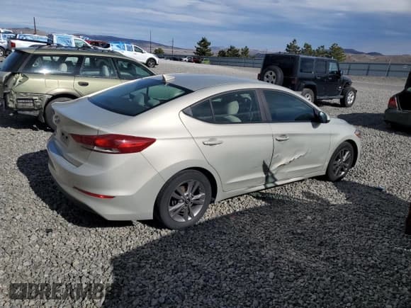 ✅ 2017 Hyundai Elantra SE • VIN: KMHD84LF1HU248615 • Лот: 90746835. Опубликован ранее на Copart с пробегом 194 118 миль. Бесплатный доступ к архиву аукционных продаж из США и подробный отчёт об истории автомобиля на DreamBid. Изображение 3.
