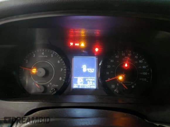 ✅ 2015 Toyota Sienna LE AAS • VIN: 5TDKK3DC0FS646332 • Lot: 53203805. Listed on Copart with 211,256 mi. Free auction sales archive from the USA and detailed vehicle history report at DreamBid. Image 9.