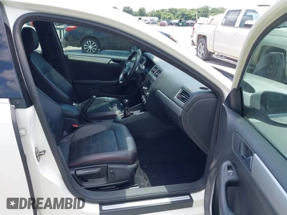 ✅ 2013 Volkswagen Jetta Autobahn • VIN: 3VW567AJ7DM382323 • Lot: 42580542. Listed on IAAI with 172,885 mi. Free auction sales archive from the USA and detailed vehicle history report at DreamBid. Image 5.