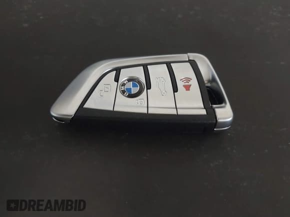 ✅ 2021 BMW M8 Competition • VIN: WBSGV0C05MCF88621 • Lot: 42218093. Listed on IAAI with Not provided. Free auction sales archive from the USA and detailed vehicle history report at DreamBid. Image 11.