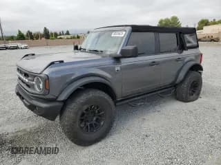 ✅ 2022 Ford Bronco • VIN: 1FMDE5BH4NLA76891 • Lot: 80335625. Wystawiony na Copart z przebiegiem 54 974 mil. Bezpłatny archiwum sprzedaży aukcyjnych z USA i szczegółowy raport historii pojazdu na DreamBid. Zdjęcie 1.