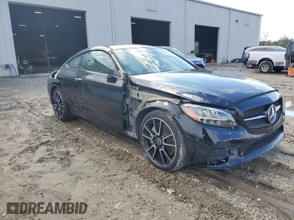 ✅ 2023 Mercedes-Benz C 300 • VIN: W1KWJ8DBXPG129002 • Lot: 84205894. Wystawiony na Copart z przebiegiem 13 525 mil. Bezpłatny archiwum sprzedaży aukcyjnych z USA i szczegółowy raport historii pojazdu na DreamBid. Zdjęcie 4.