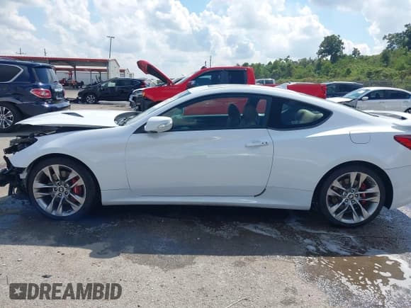 ✅ 2016 Hyundai Genesis Coupe Ultimate • VIN: KMHHU6KJ3GU132491 • Lot: 43395523. Wystawiony na IAAI z przebiegiem 74 543 mil. Bezpłatny archiwum sprzedaży aukcyjnych z USA i szczegółowy raport historii pojazdu na DreamBid. Zdjęcie 15.