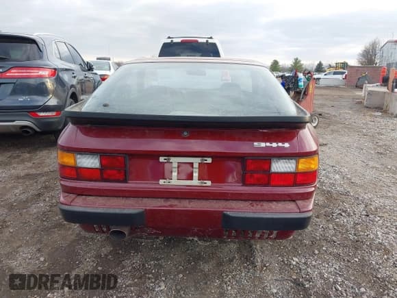 ✅ 1984 Porsche 944 • VIN: WP0AA0945EN452995 • Lot: 43732977. Wystawiony na IAAI z przebiegiem 44 360 mil. Bezpłatny archiwum sprzedaży aukcyjnych z USA i szczegółowy raport historii pojazdu na DreamBid. Zdjęcie 16.