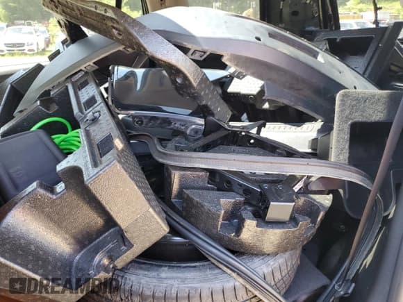 ✅ 2017 GMC Acadia SLT • VIN: 1GKKNVLS3HZ298995 • Lot: 61352775. Listed on Copart with 124,858 mi. Free auction sales archive from the USA and detailed vehicle history report at DreamBid. Image 12.