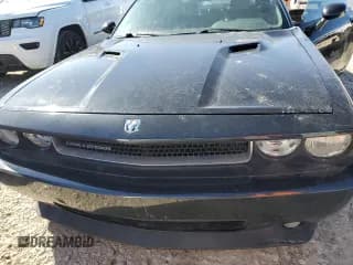 ✅ 2010 Dodge Challenger SE • VIN: 2B3CJ4DV3AH184498 • Lot: 46546255. Wystawiony na Copart z przebiegiem 98 220 mil. Bezpłatny archiwum sprzedaży aukcyjnych z USA i szczegółowy raport historii pojazdu na DreamBid. Zdjęcie 5.