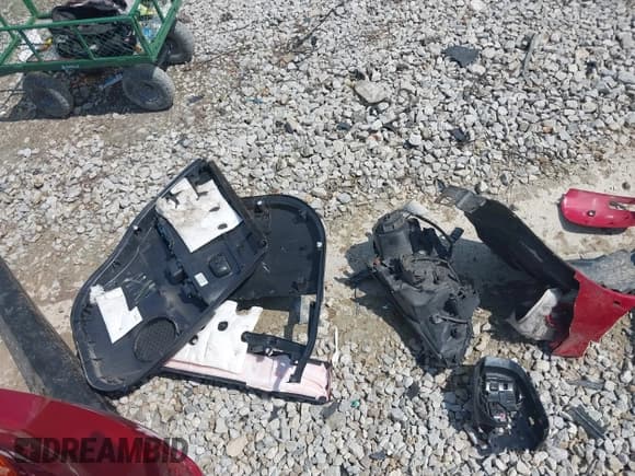 ✅ 2018 Mitsubishi Outlander ES • VIN: JA4AP3AU4JZ014932 • Lot: 42710755. Wystawiony na IAAI z przebiegiem 143 817 mil. Bezpłatny archiwum sprzedaży aukcyjnych z USA i szczegółowy raport historii pojazdu na DreamBid. Zdjęcie 12.