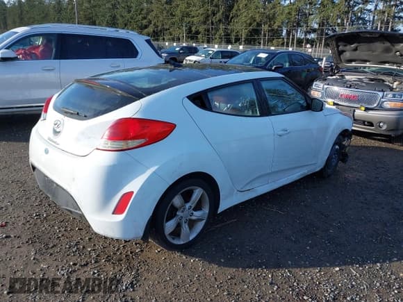 ✅ 2014 Hyundai Veloster • VIN: KMHTC6AD9EU185928 • Lot: 41720927. Wystawiony na IAAI z przebiegiem 94 023 mil. Bezpłatny archiwum sprzedaży aukcyjnych z USA i szczegółowy raport historii pojazdu na DreamBid. Zdjęcie 4.