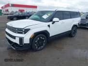 ✅ 2025 Hyundai Santa Fe SE • VIN: 5NMP14GL5SH070275 • Lot: 43286384. Wystawiony na IAAI z przebiegiem 10 123 mil. Bezpłatny archiwum sprzedaży aukcyjnych z USA i szczegółowy raport historii pojazdu na DreamBid. Zdjęcie 2.