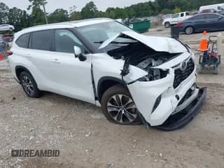 ✅ 2023 Toyota Highlander LE • VIN: 5TDKDRAH3PS025228 • Lot: 43456681. Listed on IAAI with 23,726 mi. Free auction sales archive from the USA and detailed vehicle history report at DreamBid. Image 1.