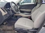 ✅ 2019 Honda HR-V LX • VIN: 3CZRU6H38KG706316 • Lot: 92767135. Wystawiony na Copart z przebiegiem 160 609 mil. Bezpłatny archiwum sprzedaży aukcyjnych z USA i szczegółowy raport historii pojazdu na DreamBid. Zdjęcie 7.