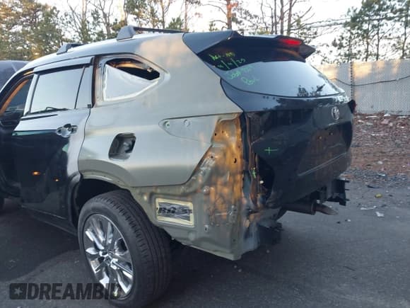 ✅ 2020 Toyota Highlander Limited • VIN: 5TDDZRBH2LS055789 • Lot: 43784971. Wystawiony na IAAI z przebiegiem 77 542 mil. Bezpłatny archiwum sprzedaży aukcyjnych z USA i szczegółowy raport historii pojazdu na DreamBid. Zdjęcie 6.