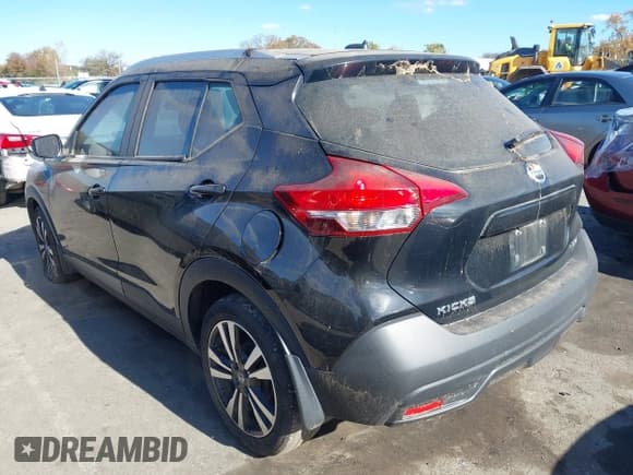 ✅ 2018 Nissan Kicks SR • VIN: 3N1CP5CUXJL520038 • Lot: 43658745. Wystawiony na IAAI z przebiegiem 177 727 mil. Bezpłatny archiwum sprzedaży aukcyjnych z USA i szczegółowy raport historii pojazdu na DreamBid. Zdjęcie 3.
