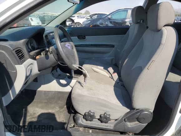 2008 Hyundai Accent GS с VIN KMHCM36C48U096106, выставлен на аукционе Copart как лот 70527784 с пробегом 127 027 миль миль и Списание • Salvage title. История ставок и продаж доступна на DreamBid. Изображение 7.
